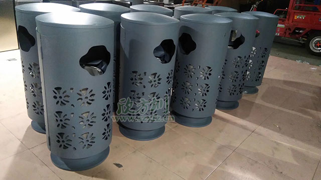 欣方圳精品定制垃圾桶表面鏤空精細(xì)雕刻，外形上設(shè)計美觀，新穎獨特！